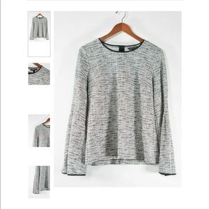 Banana Republic bell sleeves Black and White